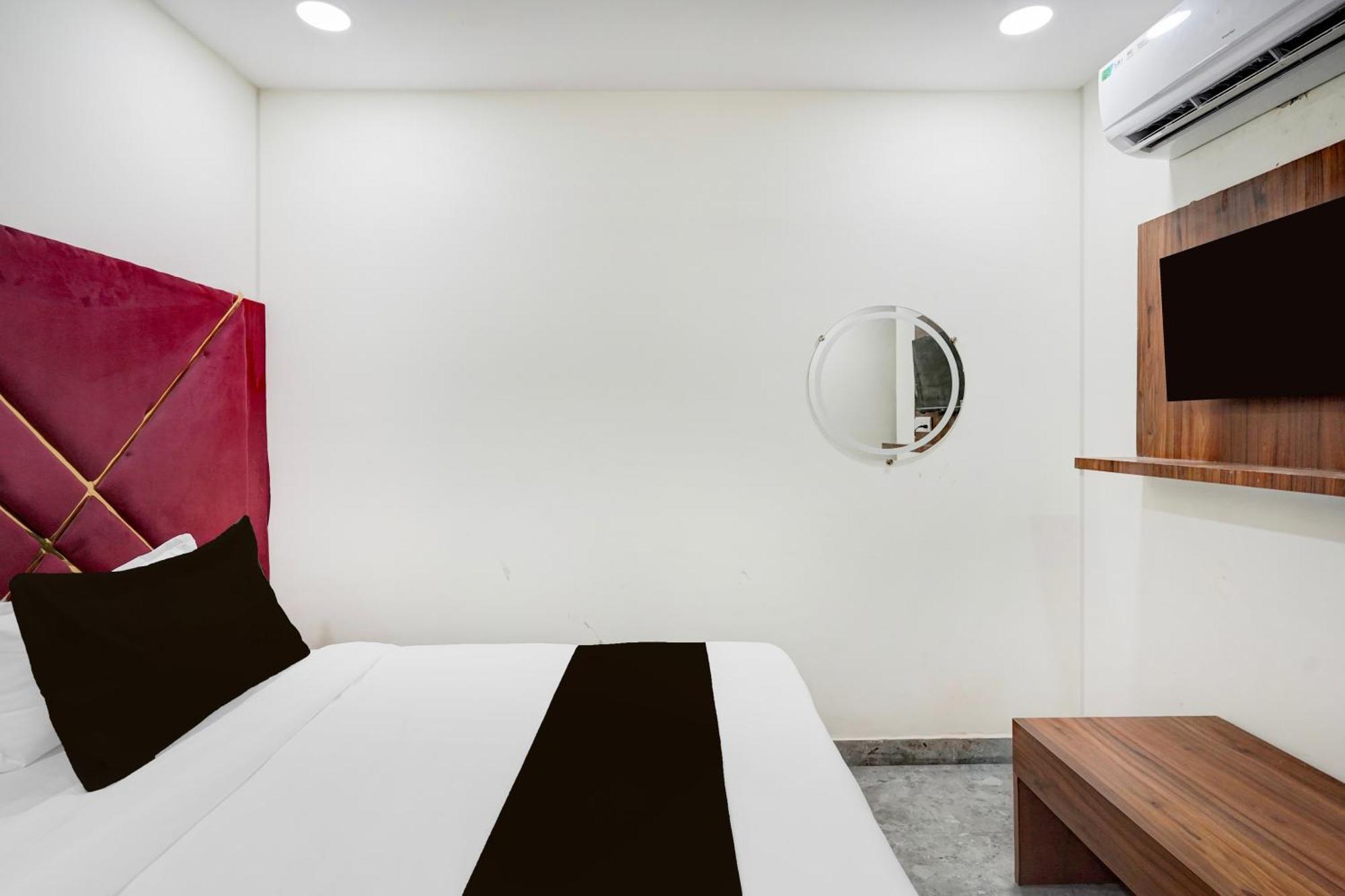 Hotel O Indirapuram Grand 가지아바드 외부 사진
